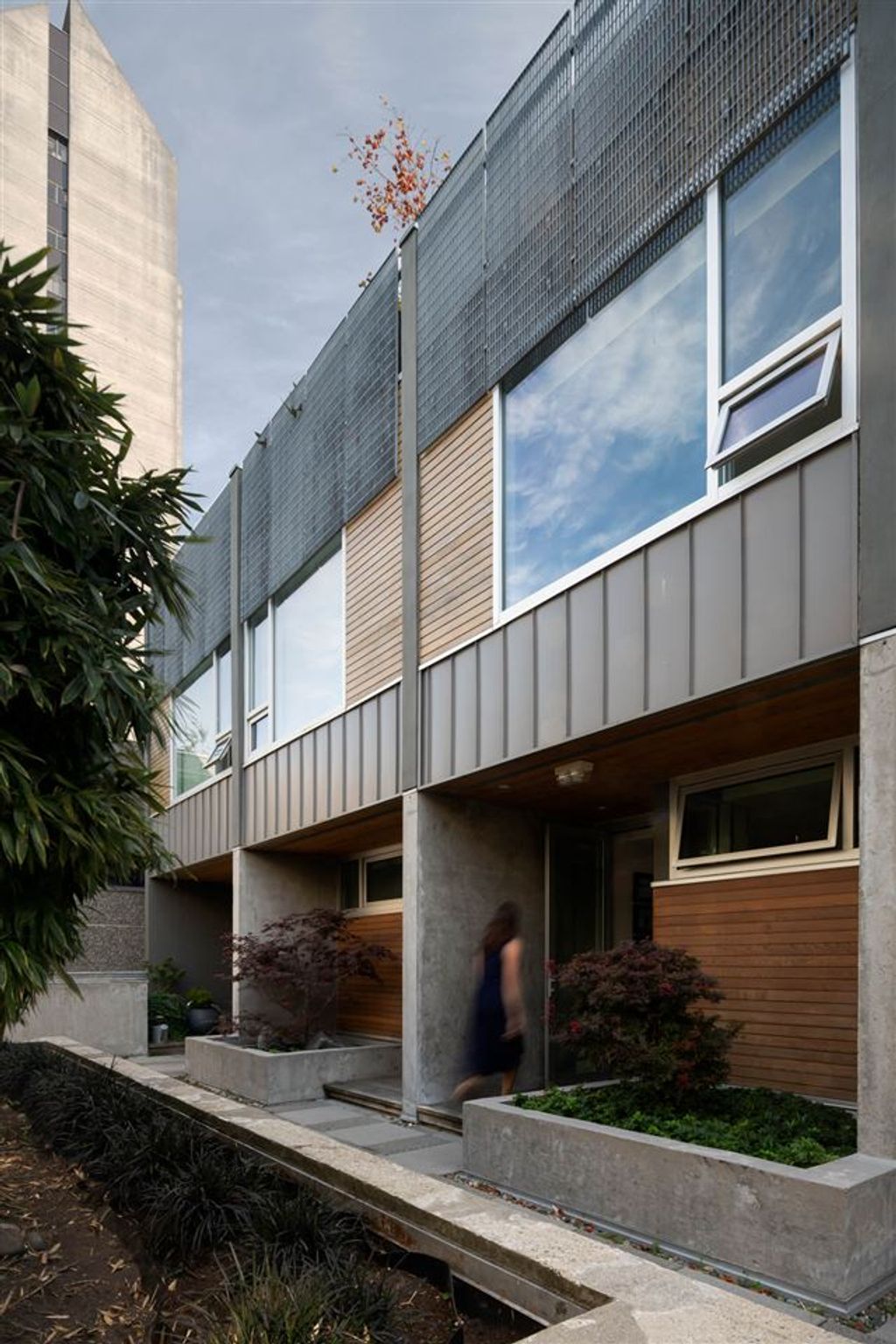 listing image 1101357794891451872