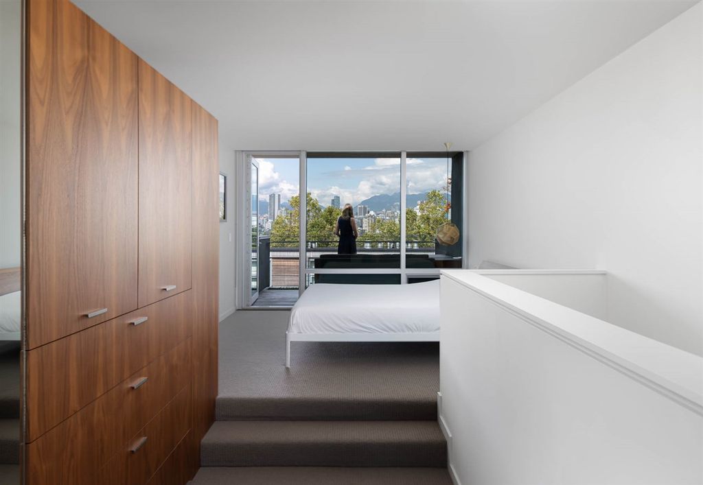 listing image 1109006636909245485