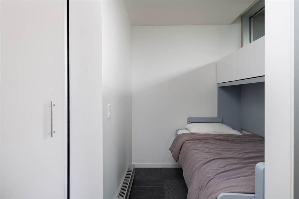 listing image 1102004236184902991