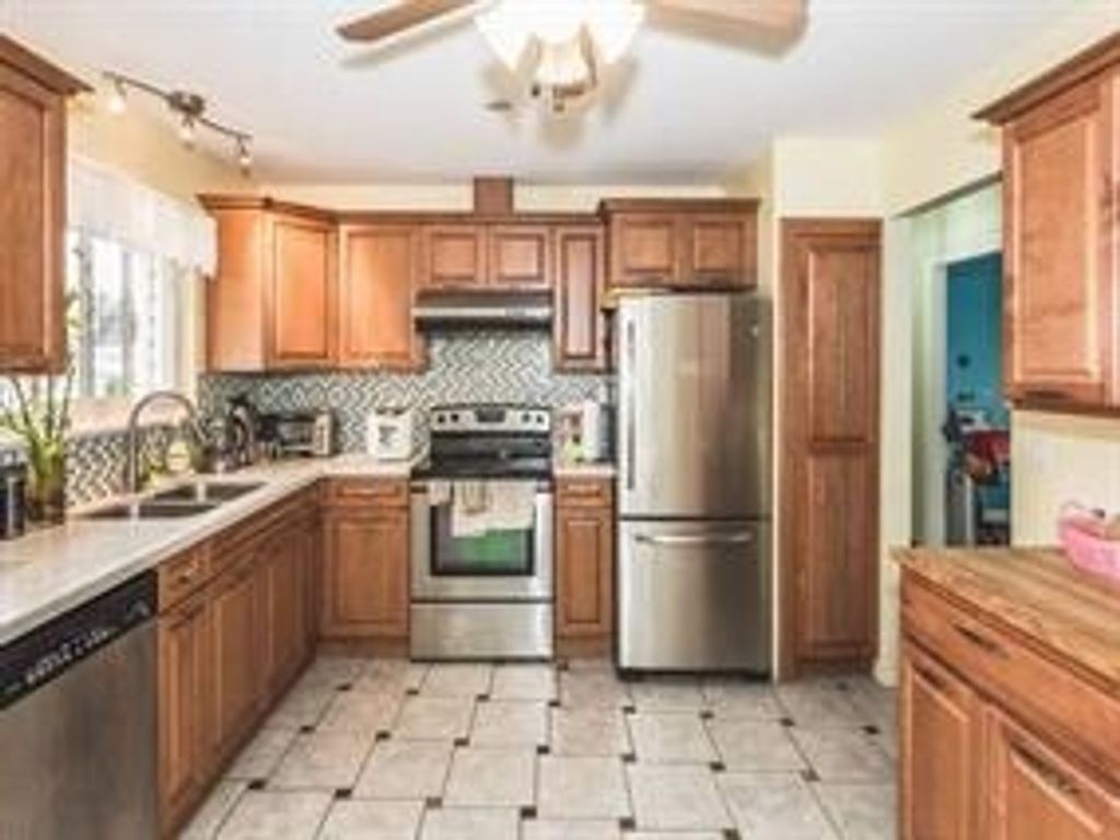 listing image 1104706237071373083