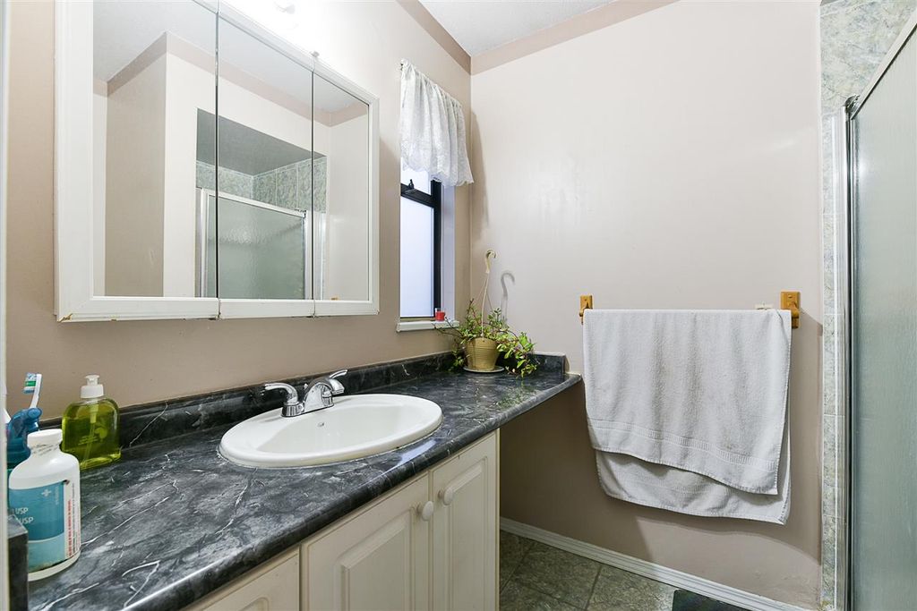 listing image 1109578771243386173