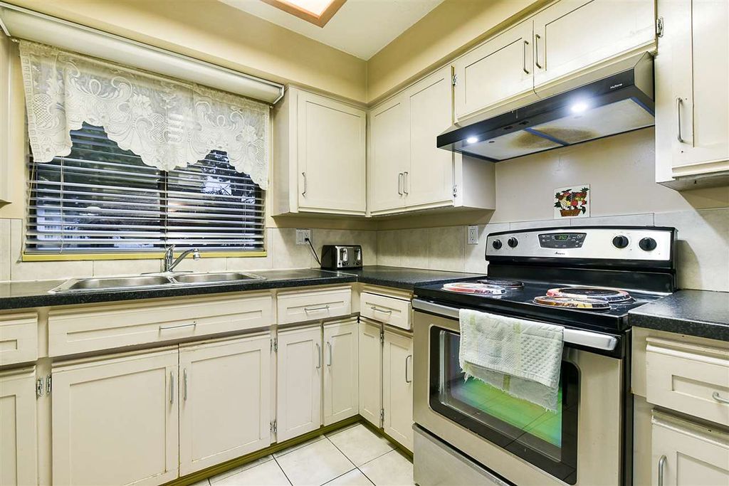 listing image 1105436759436735252