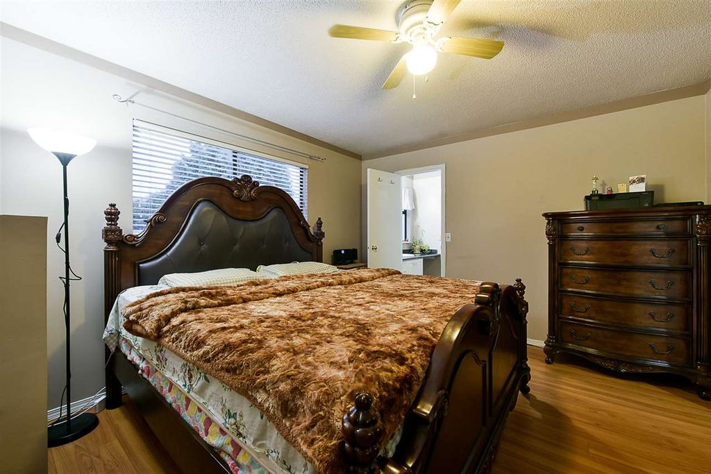 listing image 1106523209463371501