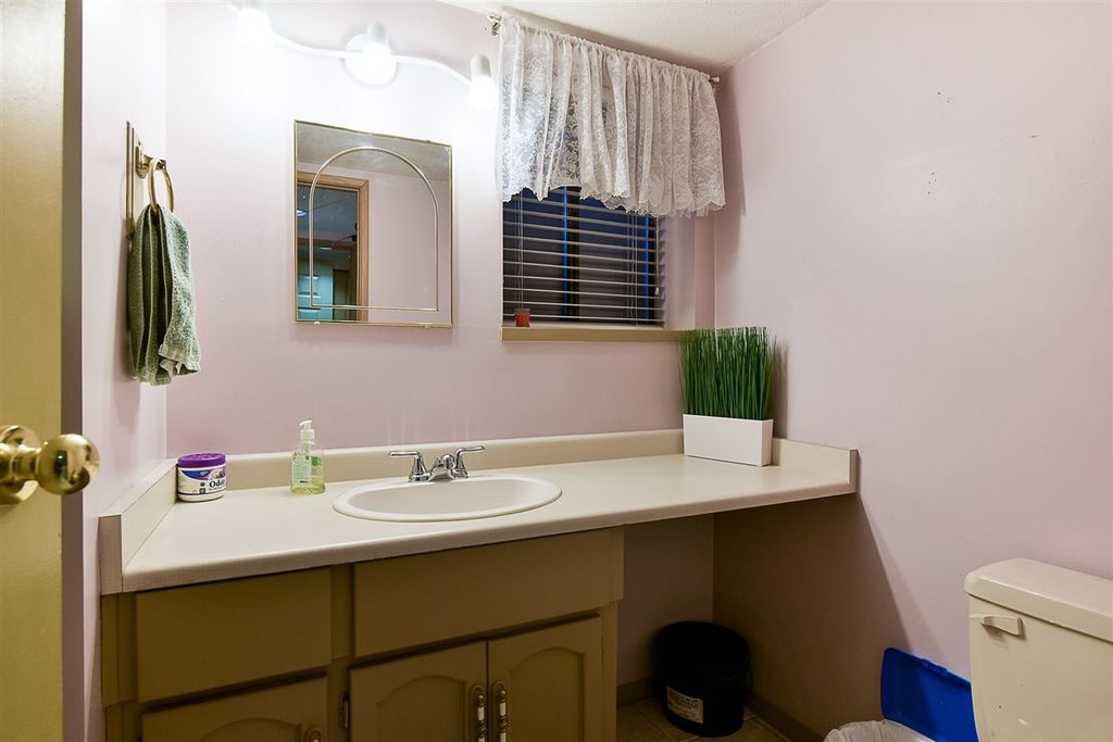 listing image 1109308735441842086