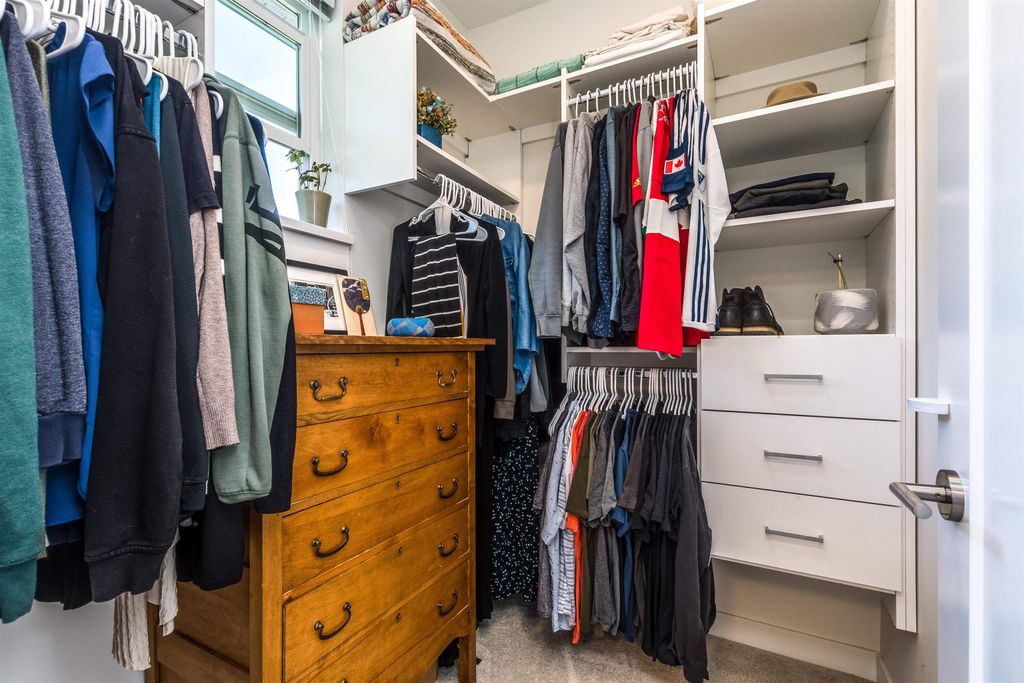 listing image 1102671084936271290