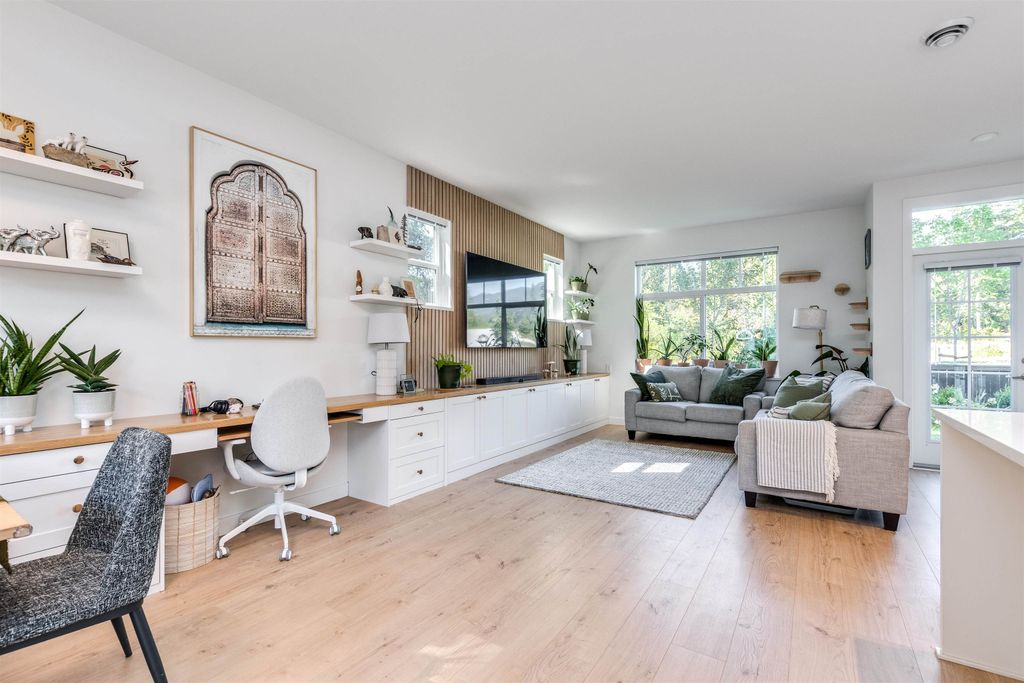 listing image 1106722861171622983