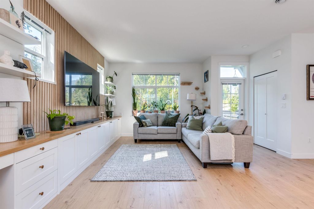 listing image 1100130615899226059