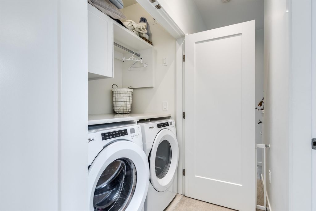 listing image 1108094525489793157