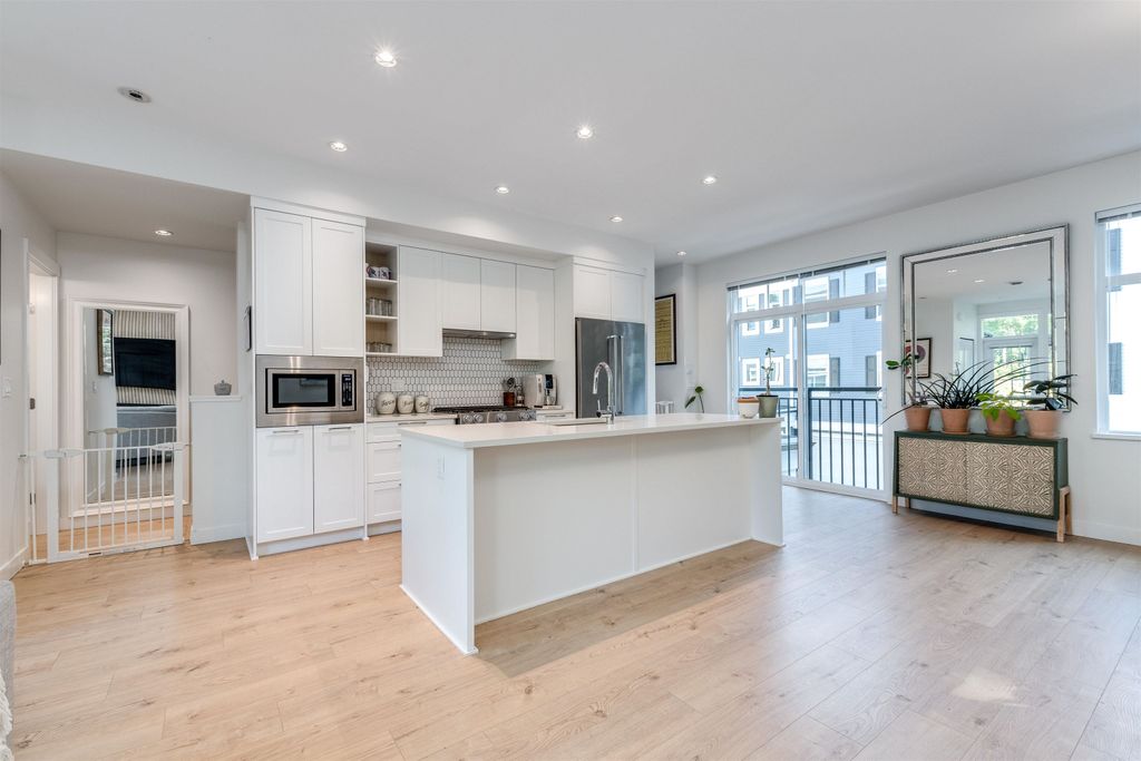 listing image 1104090574330035393