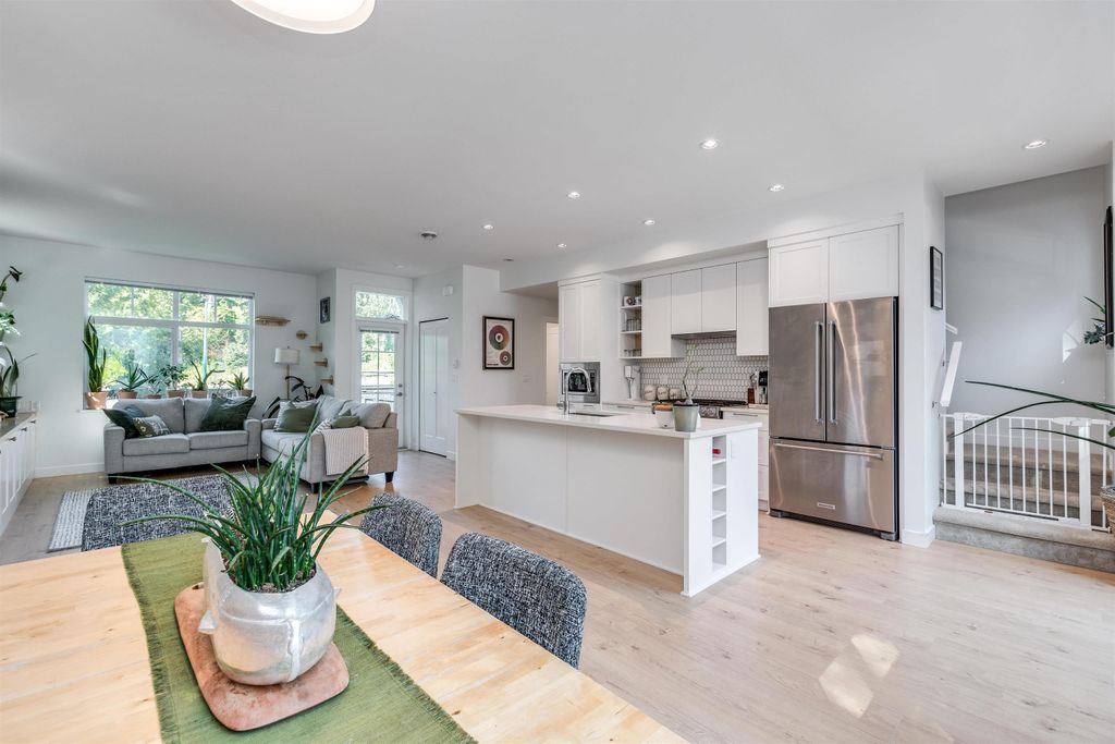 listing image 1106931149104606782