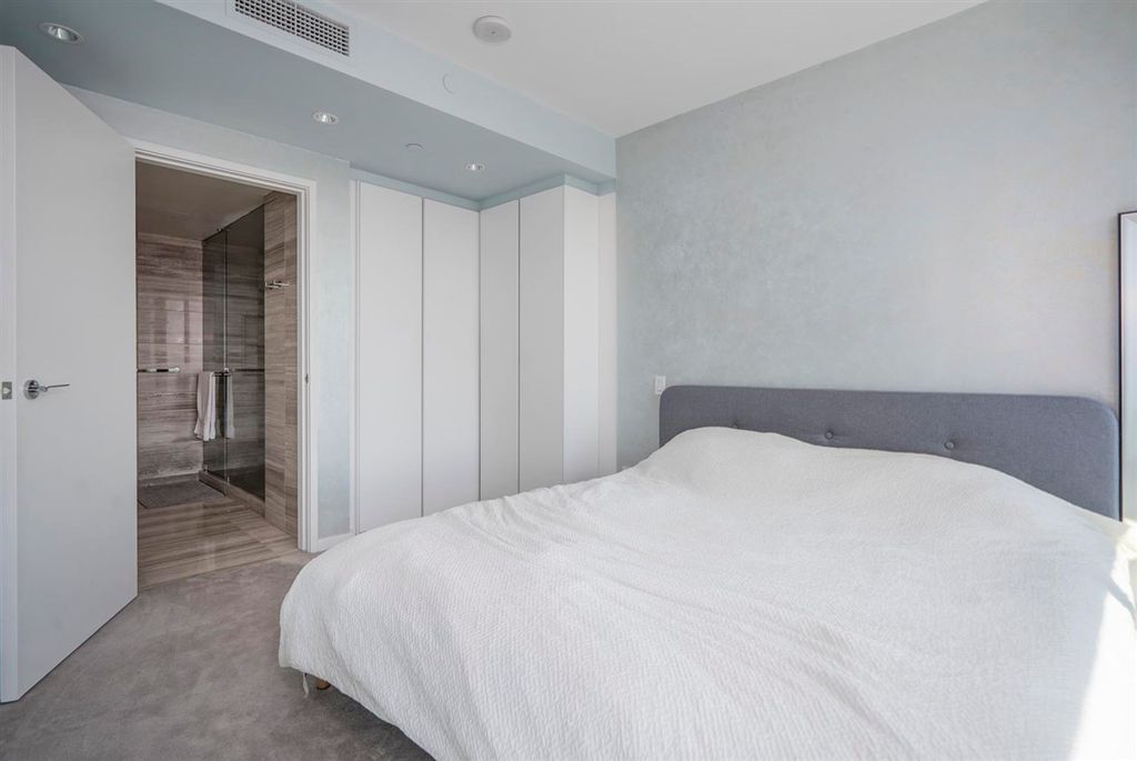 listing image 1102780473863672839