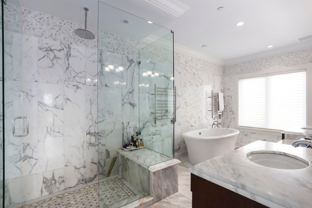 listing image 1101383137888580916