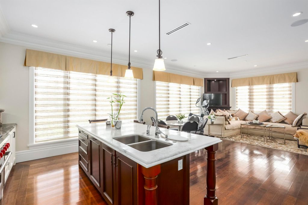 listing image 1108305455556809260