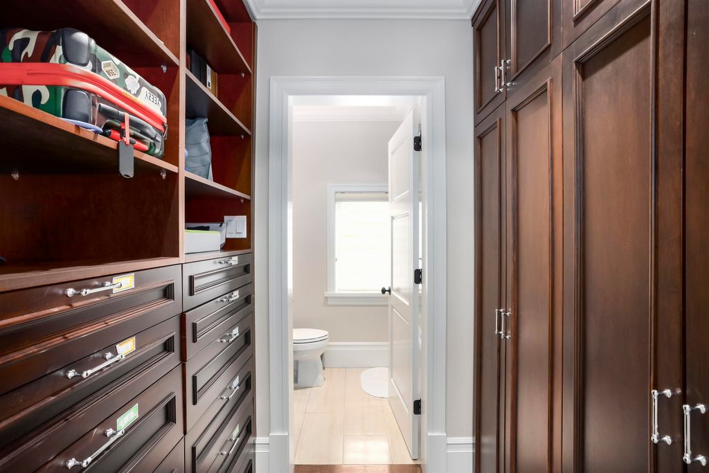 listing image 1106079934089352566