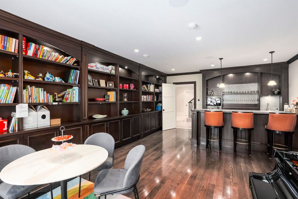 listing image 1106796709952609748