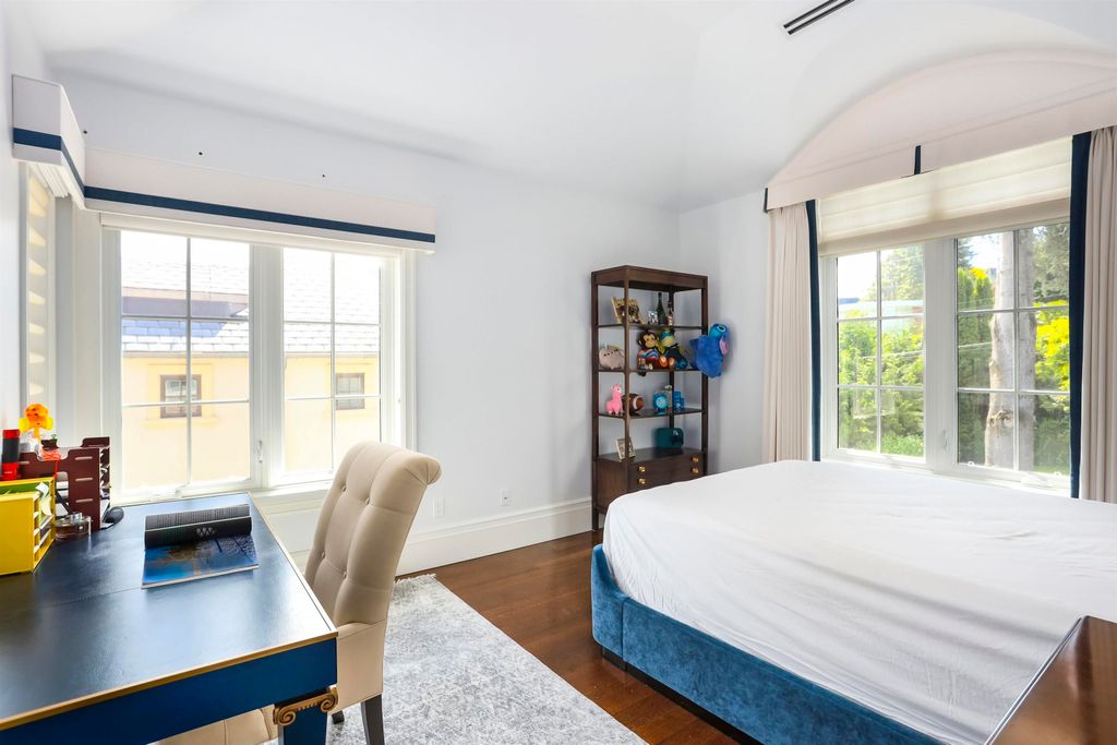 listing image 1103074974254422137