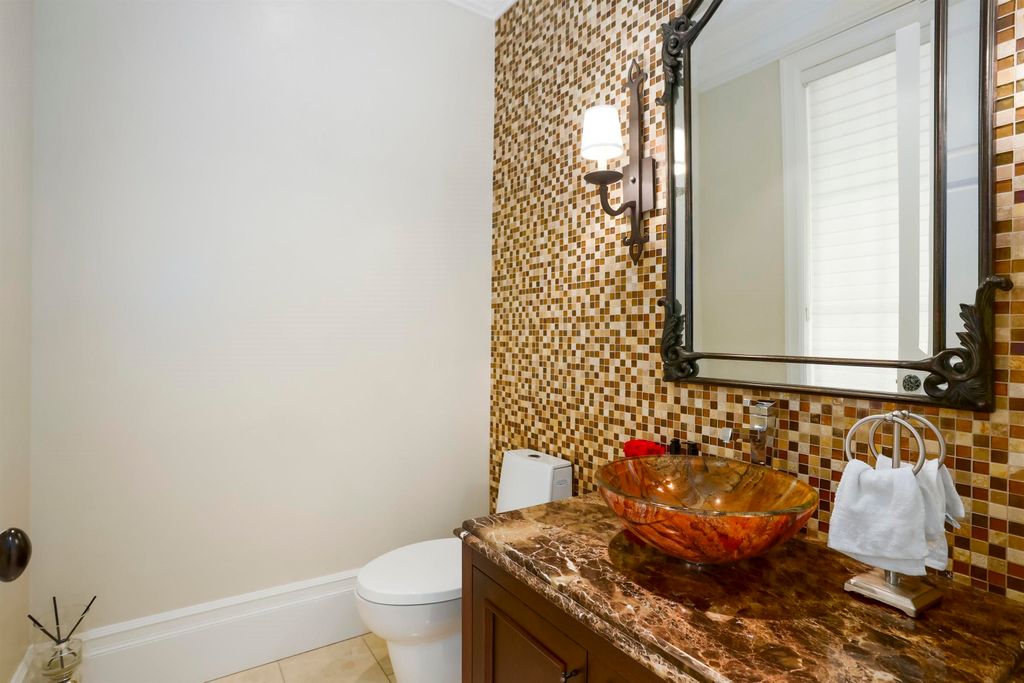 listing image 1104255803008373785