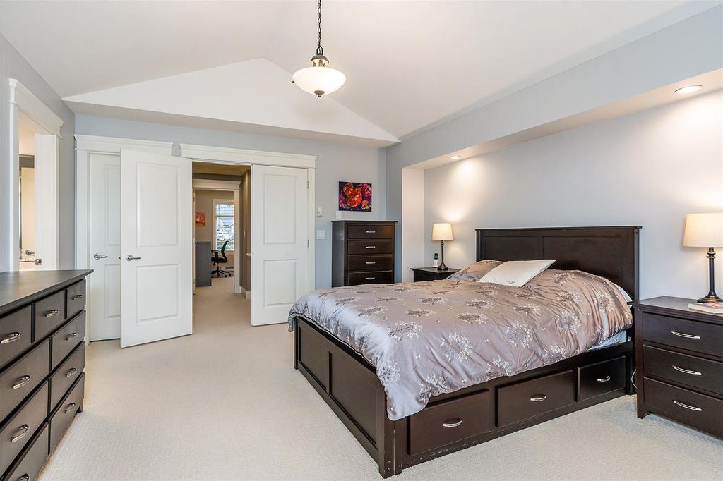 listing image 1109129218017940443