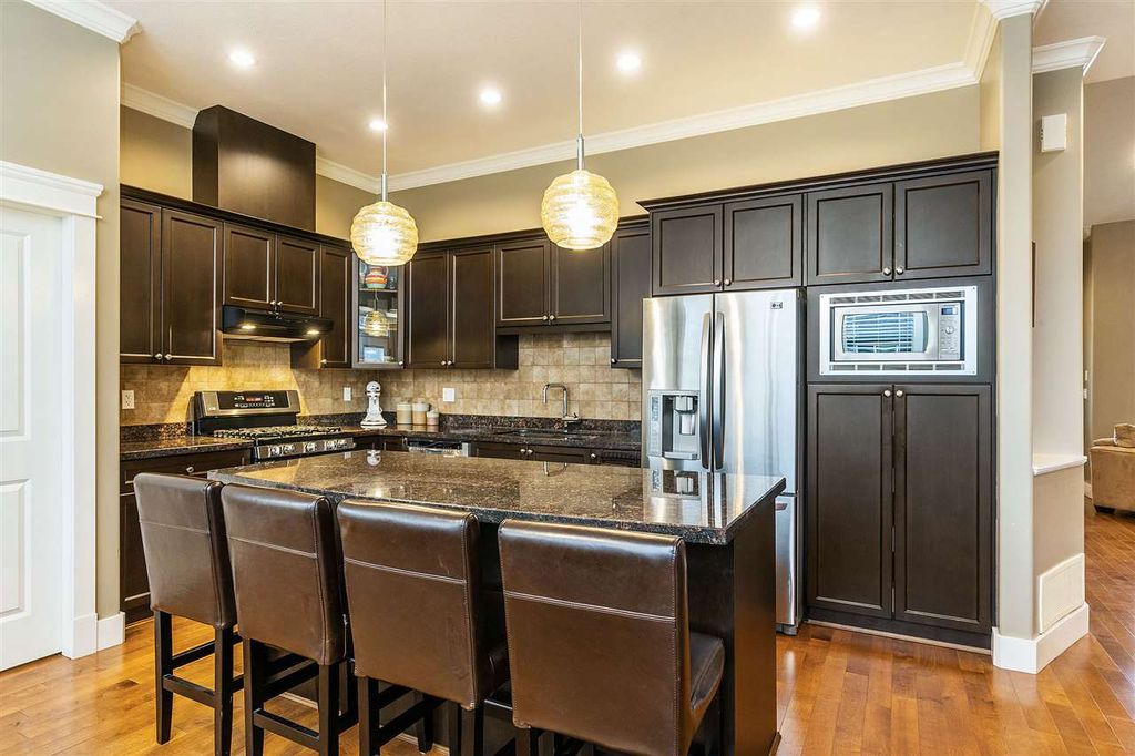 listing image 1102650701645459020