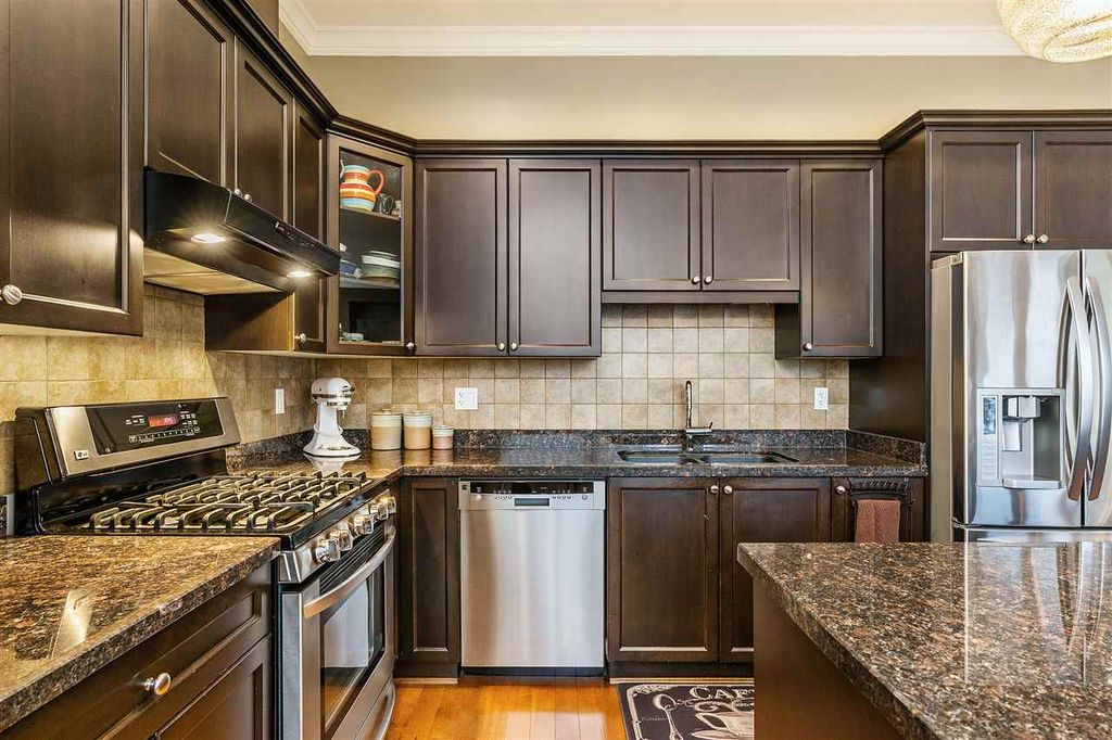 listing image 1100899299026050197