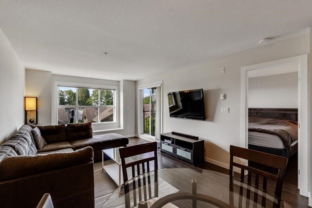 listing image 1106898933480050119