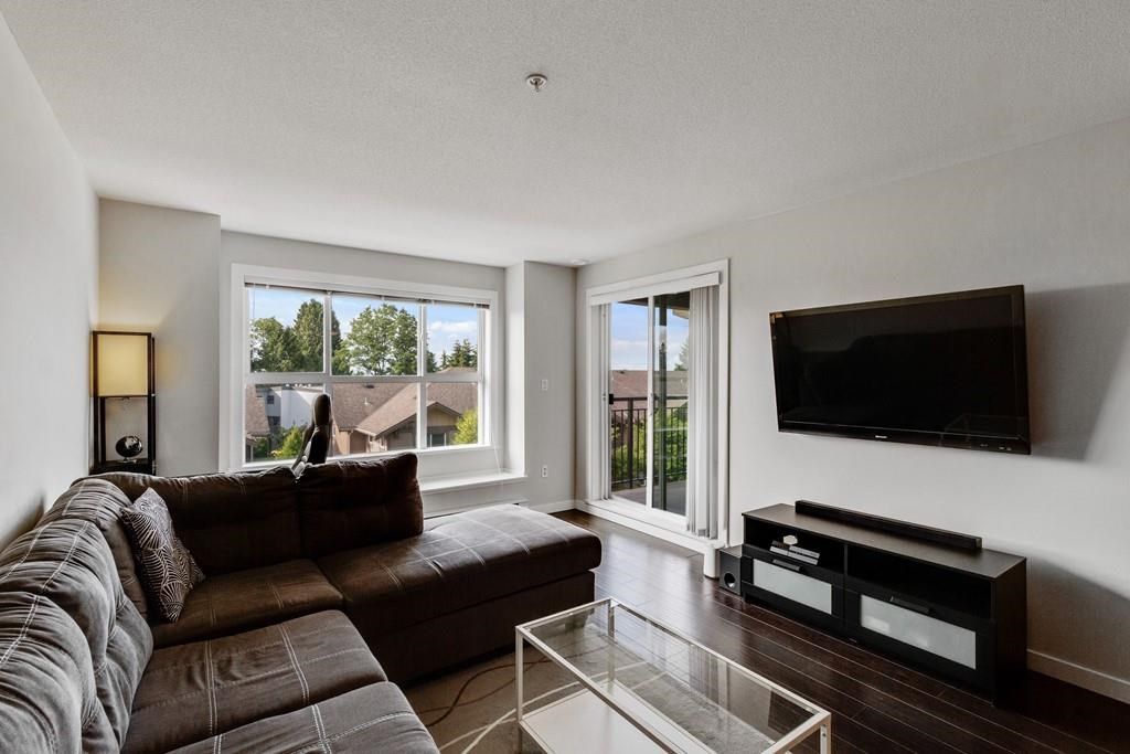 listing image 1102422252103399391