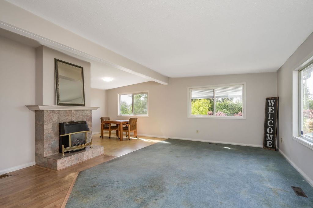 listing image 1100765908436713643