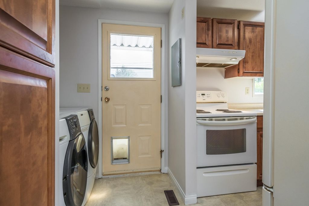 listing image 1103690483209217826