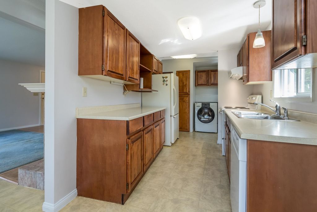 listing image 1102511550242518879