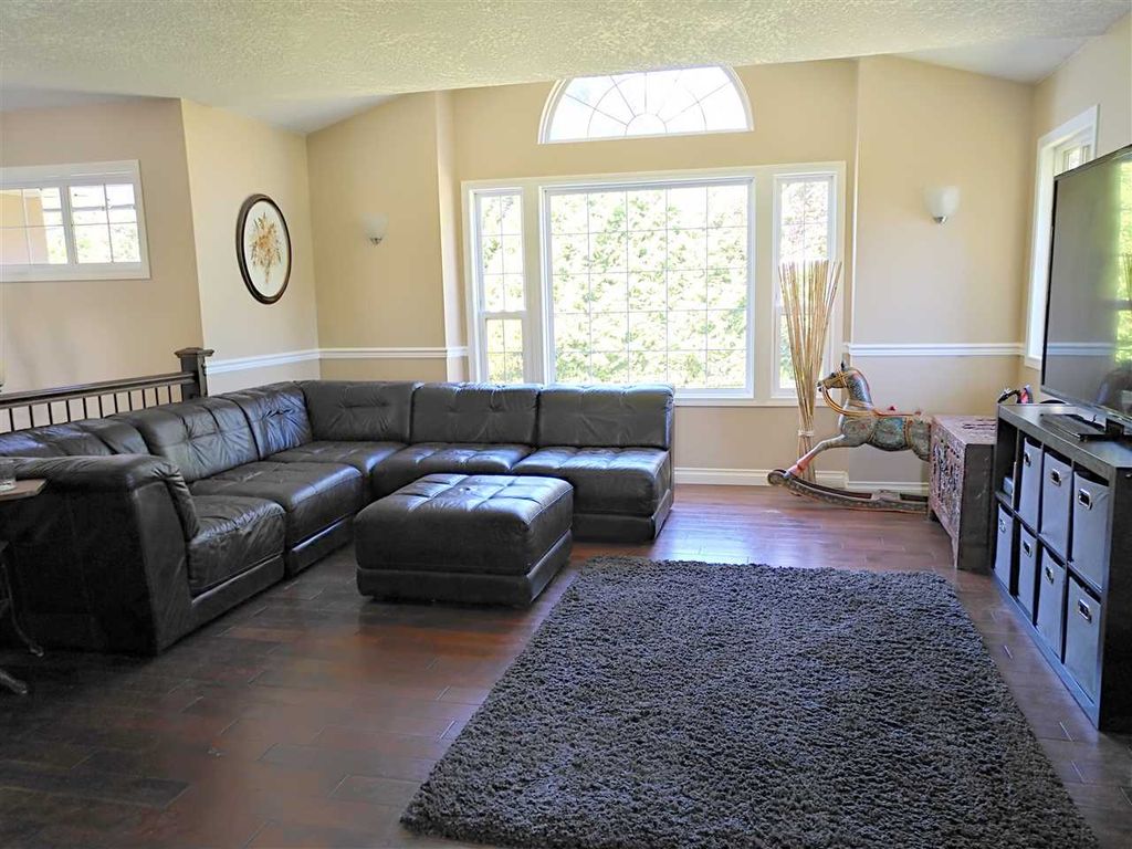 listing image 1109952093090426918