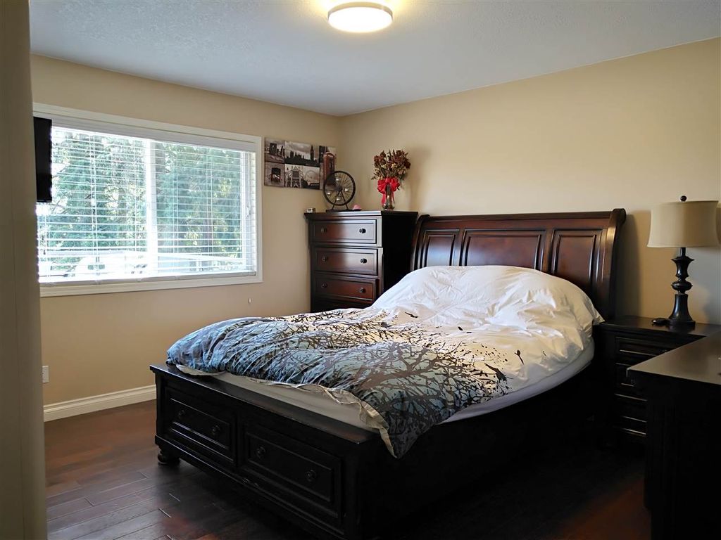 listing image 1101802557279746051