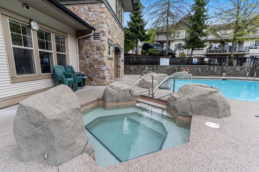 listing image 1103663304506089446