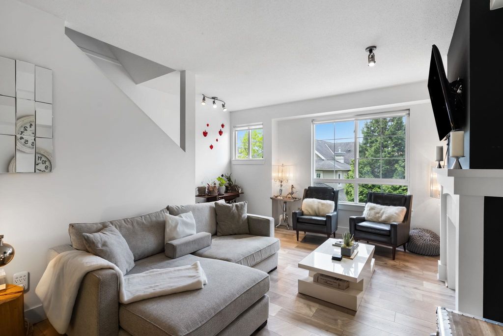 listing image 1109726164835800525