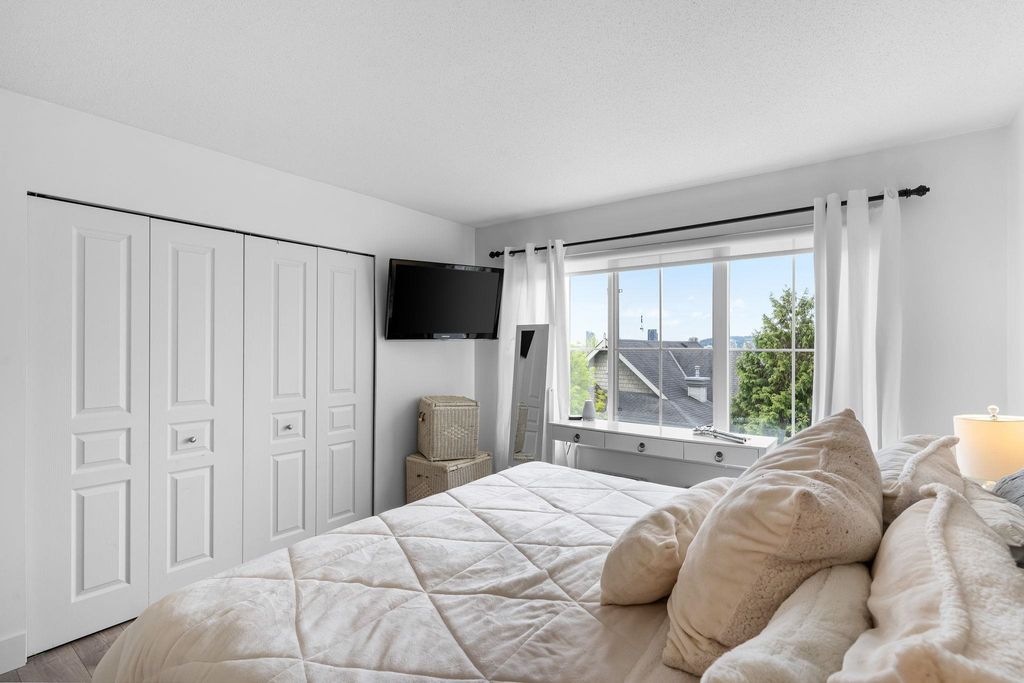 listing image 1105142902503164146