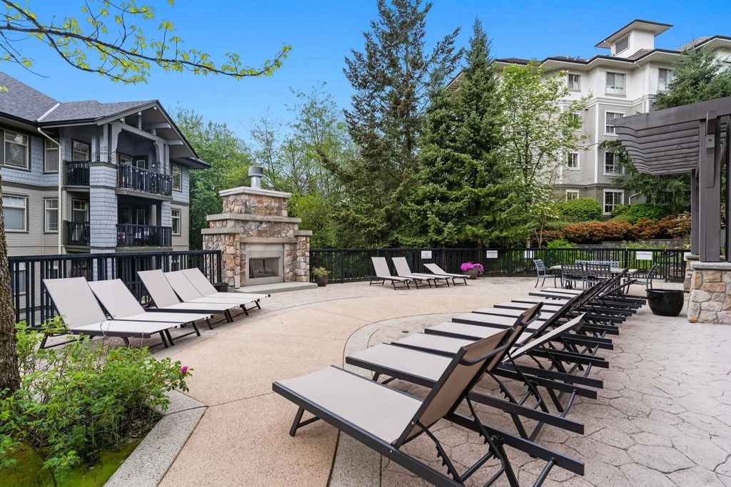 listing image 1103360226770363371