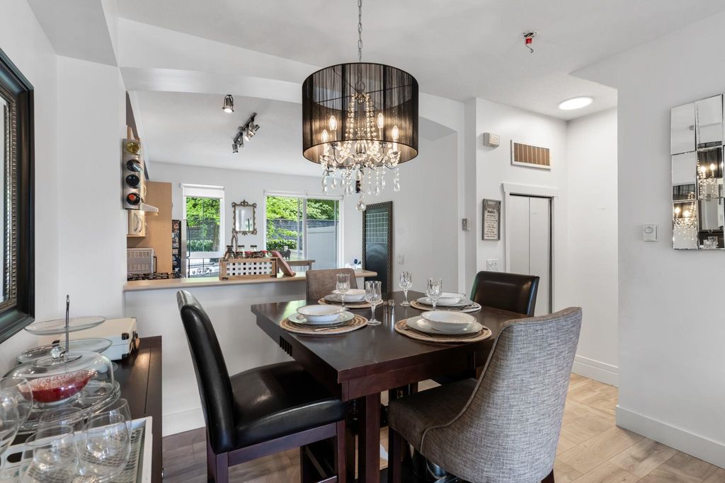 listing image 1104370600453046723