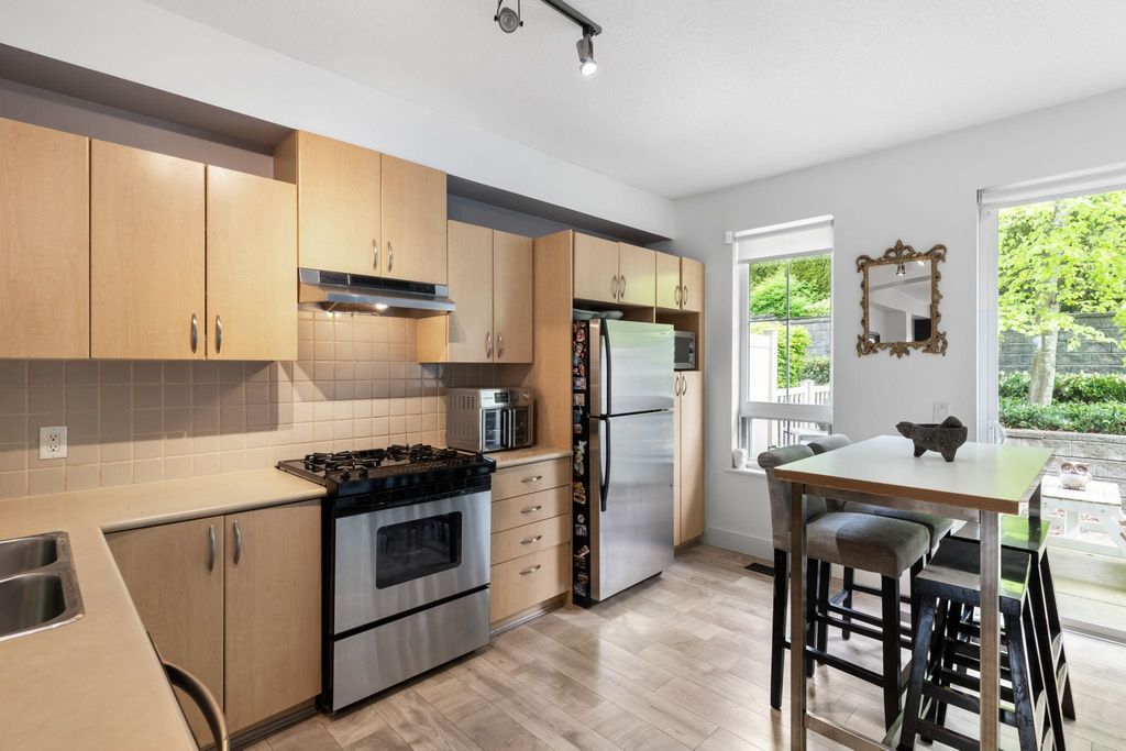 listing image 1101429256371349856