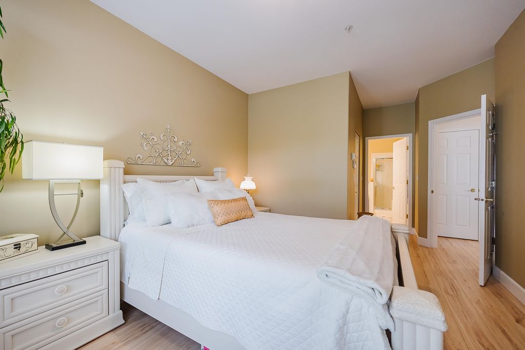 listing image 1104105811983628640