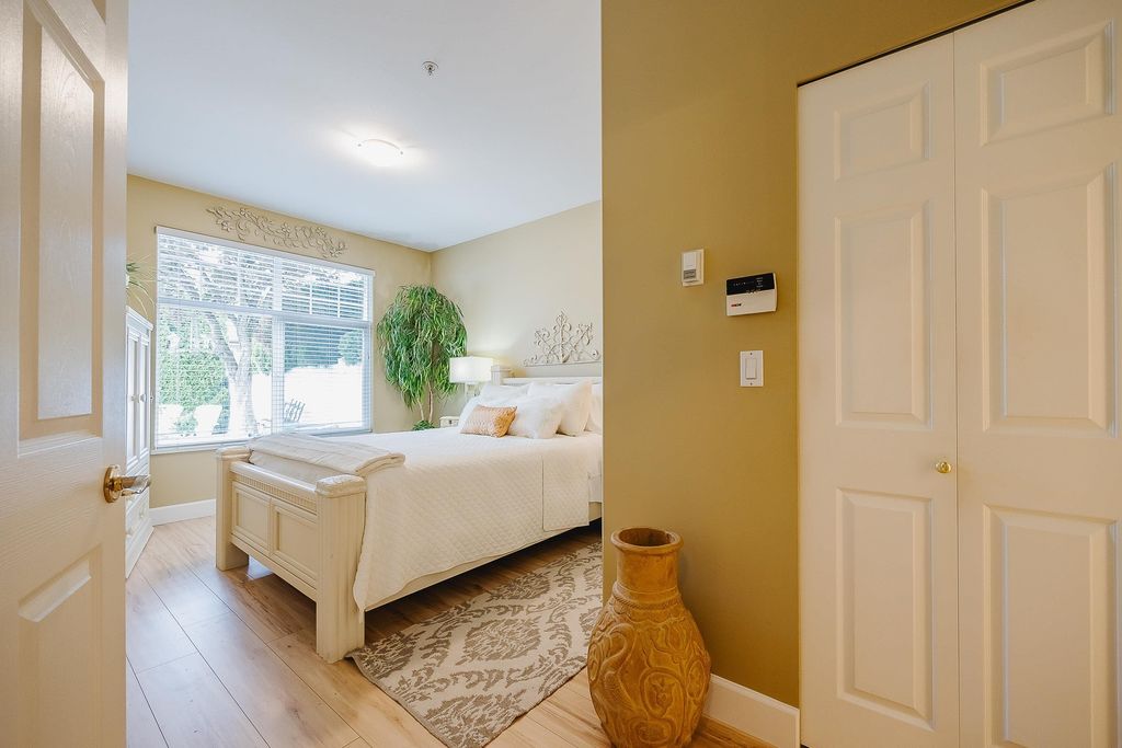 listing image 1102220964392331168