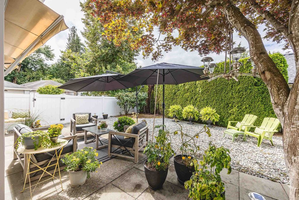 listing image 1103386061691393744