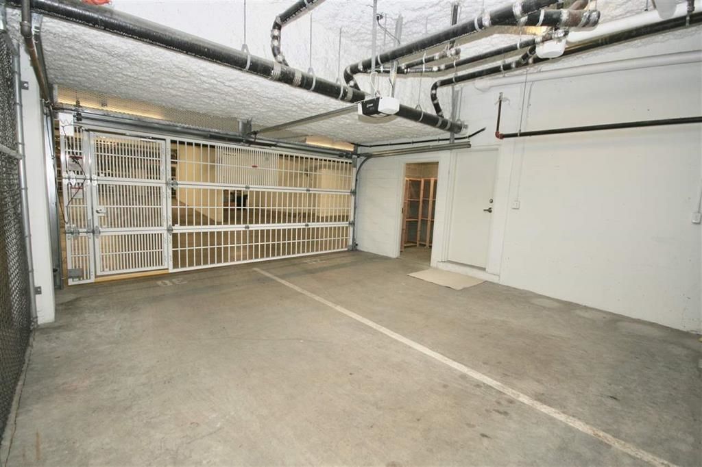 listing image 1104497775831105524