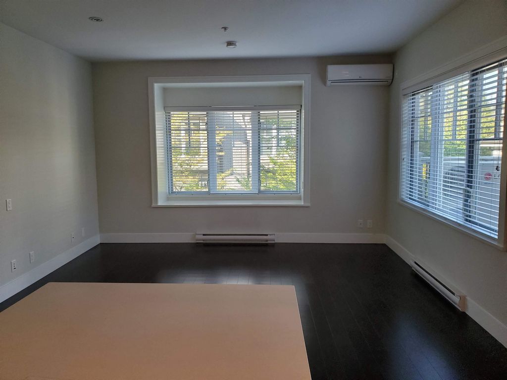 listing image 1100278445508110379