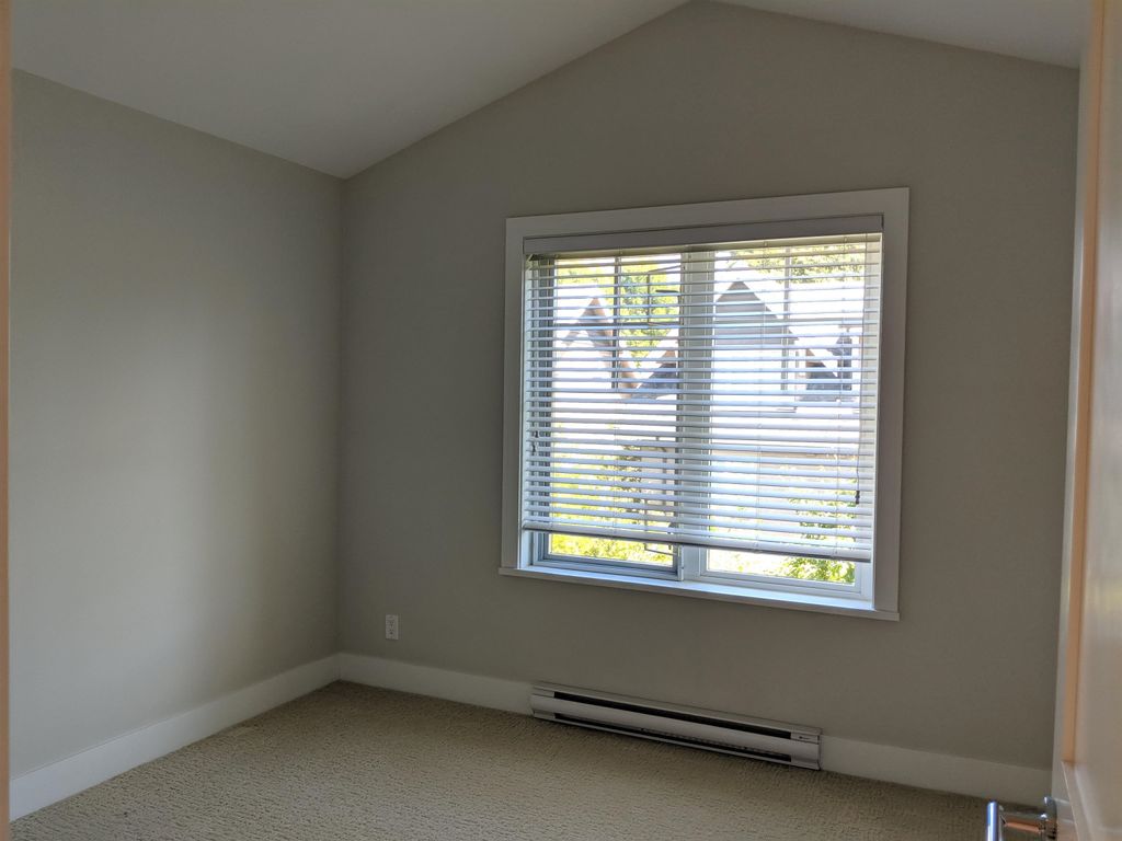listing image 1104870054959586831