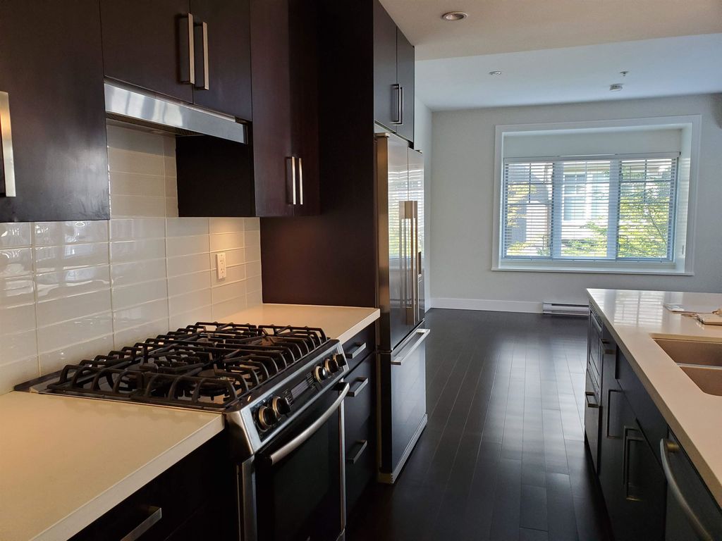 listing image 1103147994780555078