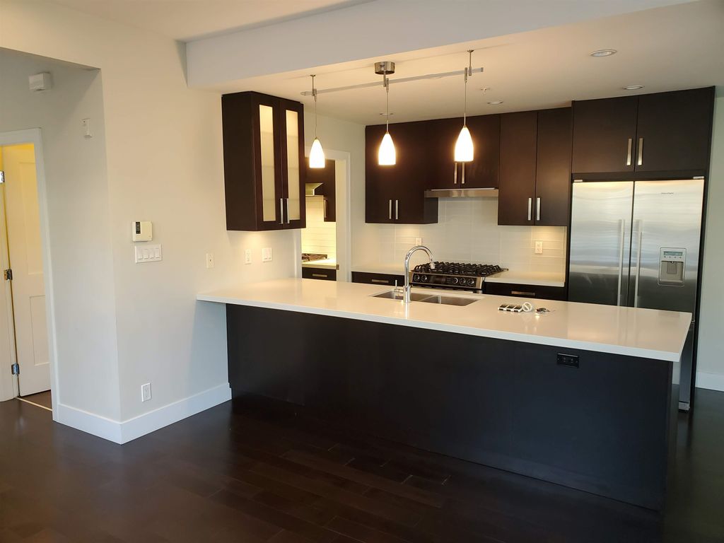 listing image 1102296343054745635