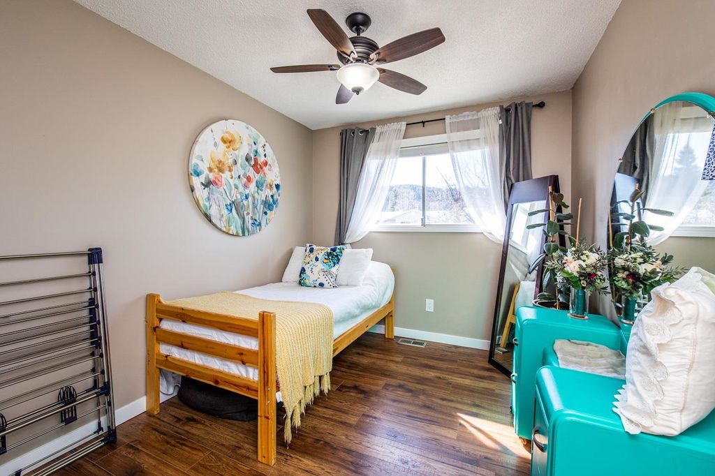 listing image 1108906072407994183