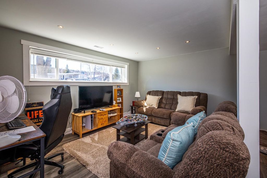 listing image 1100030288326657155