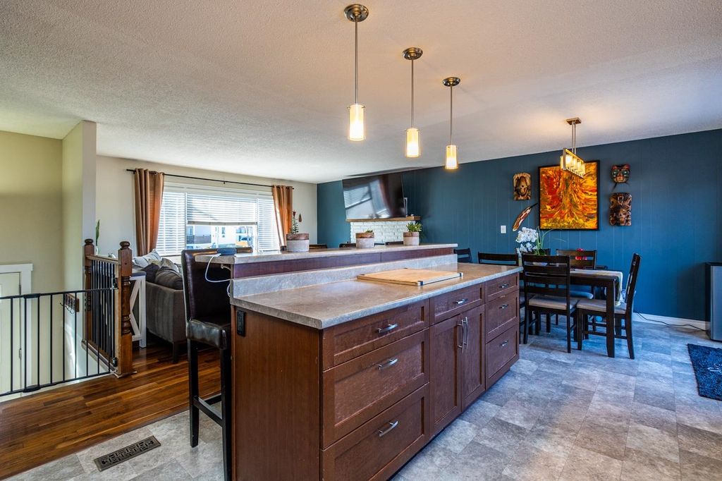 listing image 1105184652951475804