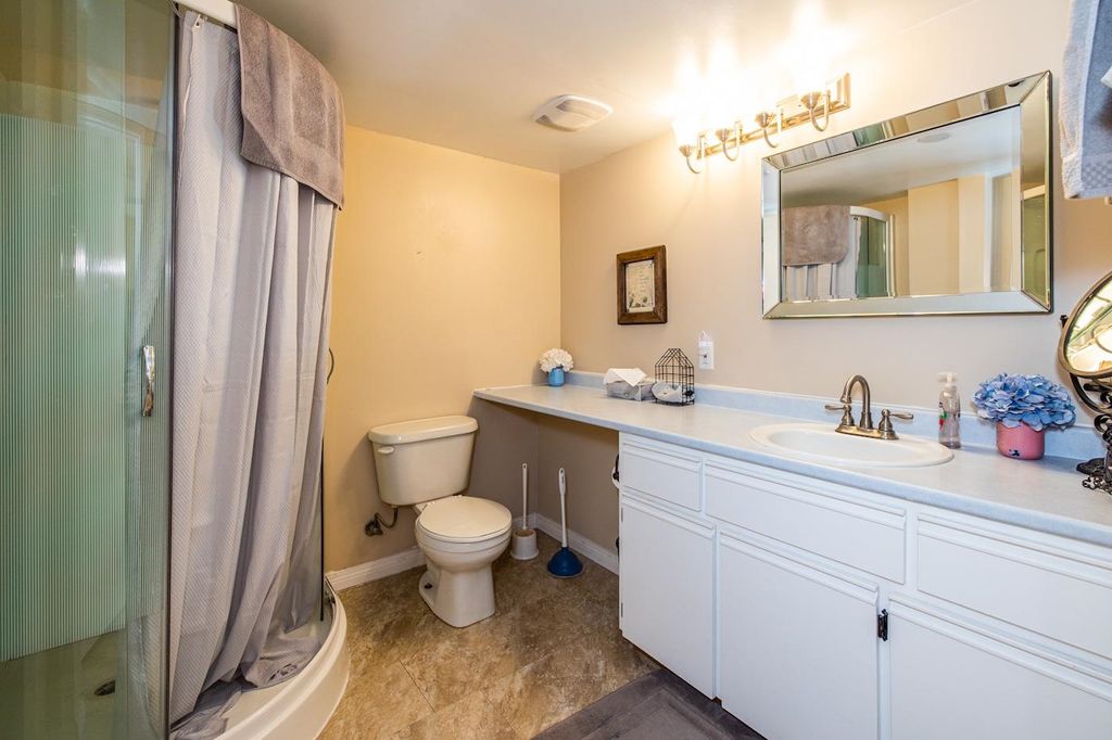 listing image 1103288283120428160