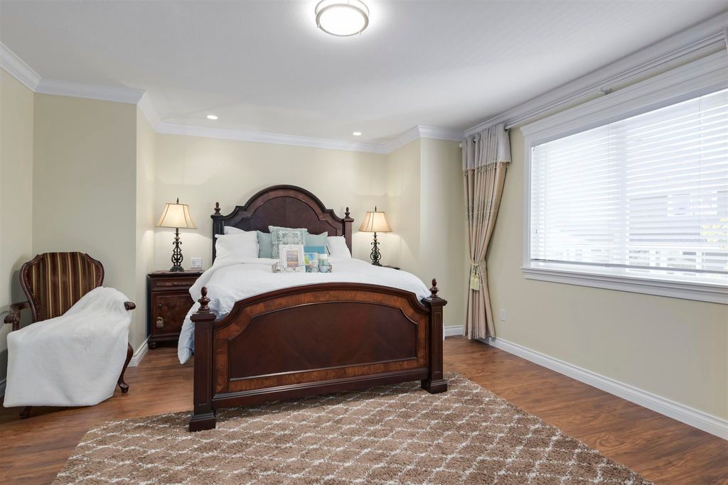 listing image 1103191618777876569